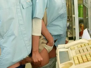 ông chồng địt nhau, bà xã đi "ăn vụng" với cậu sinh viên làm thêm